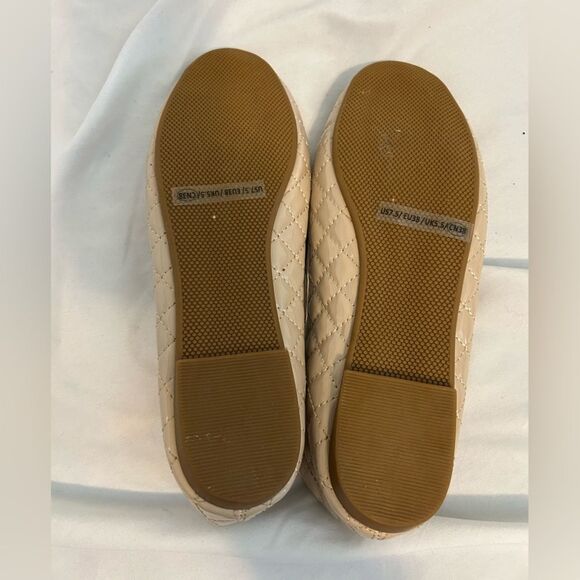 Women's flats quilted pattern round toe beige size 7.5 - Picture 6 of 8